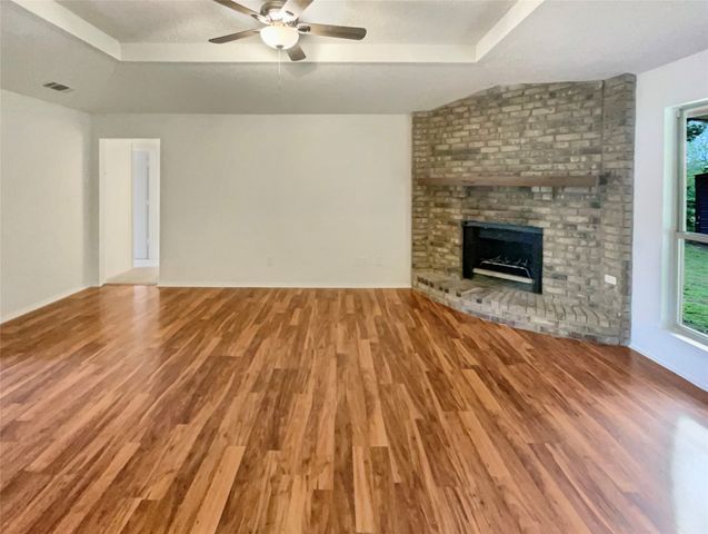210 Mr Bob Drive, Midlothian, TX 76065