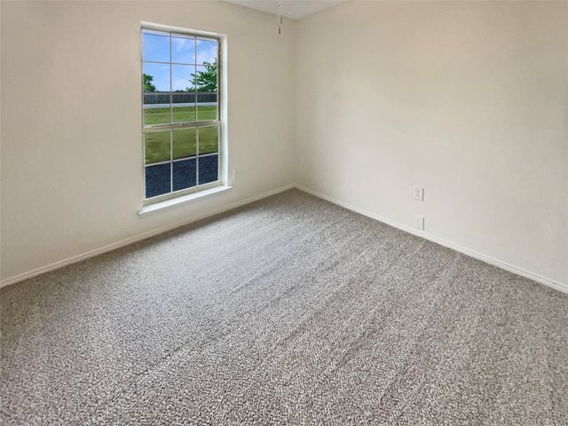 210 Mr Bob Drive, Midlothian, TX 76065