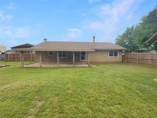 210 Mr Bob Drive, Midlothian, TX 76065