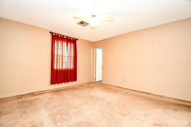 703 S Washington Street, El Campo, TX 77437