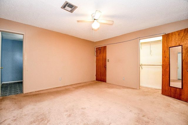 703 S Washington Street, El Campo, TX 77437