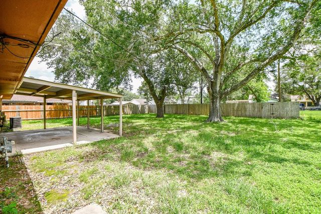 703 S Washington Street, El Campo, TX 77437