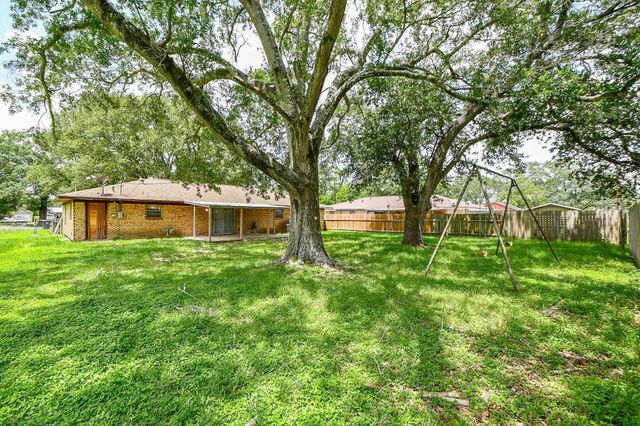 703 S Washington Street, El Campo, TX 77437