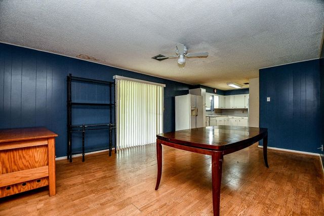 703 S Washington Street, El Campo, TX 77437