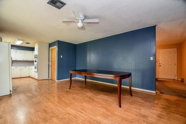 703 S Washington Street, El Campo, TX 77437