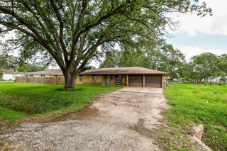 703 S Washington Street, El Campo, TX 77437