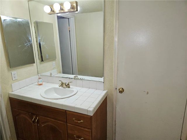 1221 E Denwall, Carson, CA 90746
