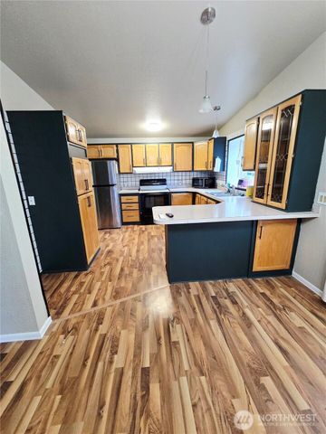 140 SE Fuchsia Avenue, Shelton, WA 98584