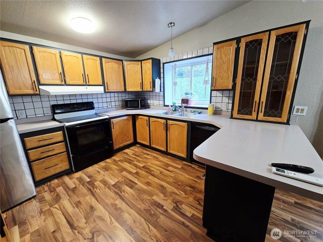 140 SE Fuchsia Avenue, Shelton, WA 98584