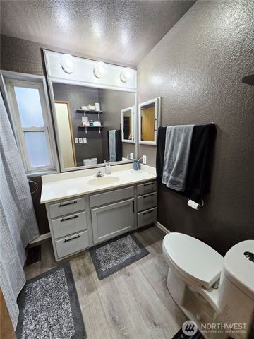 140 SE Fuchsia Avenue, Shelton, WA 98584