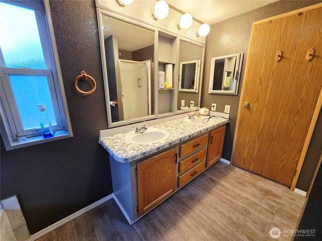 140 SE Fuchsia Avenue, Shelton, WA 98584