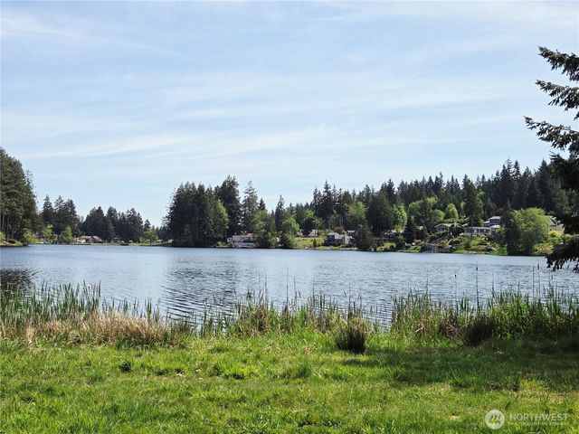 140 SE Fuchsia Avenue, Shelton, WA 98584