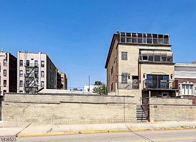 344 Paterson Plank Rd PH, Jersey City, NJ 07307