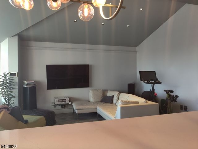 344 Paterson Plank Rd PH, Jersey City, NJ 07307