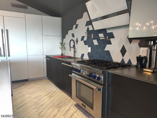 344 Paterson Plank Rd PH, Jersey City, NJ 07307