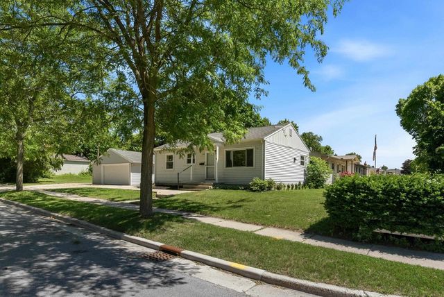 2102 S 99th Street, West Allis, WI 53227