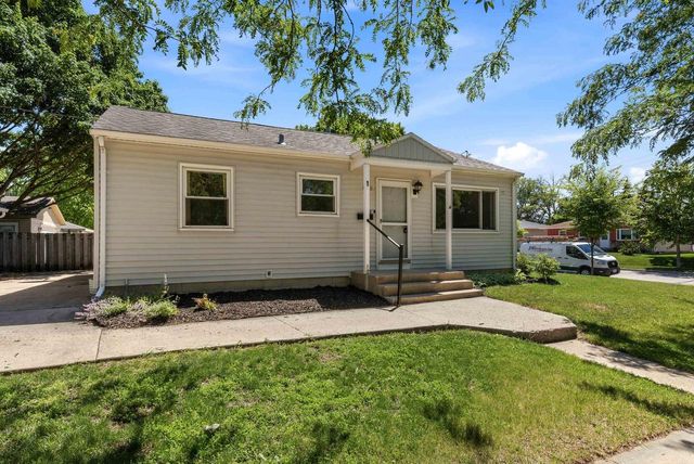 2102 S 99th Street, West Allis, WI 53227