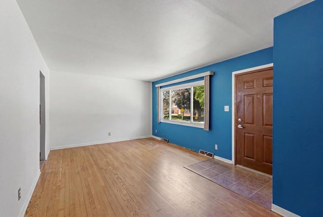 2102 S 99th Street, West Allis, WI 53227