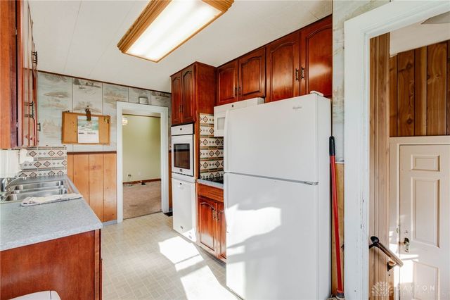 207 W Roseland Avenue, Springfield, OH 45503