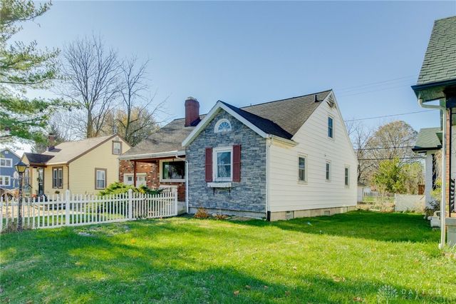 207 W Roseland Avenue, Springfield, OH 45503