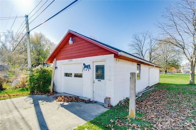 207 W Roseland Avenue, Springfield, OH 45503