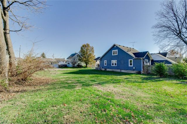 207 W Roseland Avenue, Springfield, OH 45503