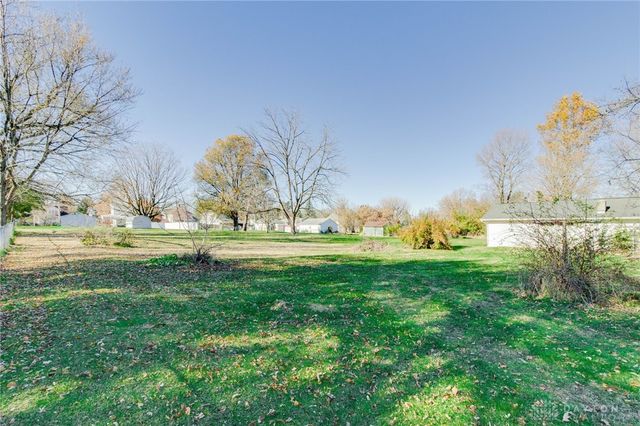 207 W Roseland Avenue, Springfield, OH 45503