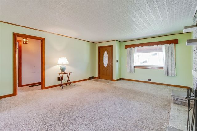 207 W Roseland Avenue, Springfield, OH 45503