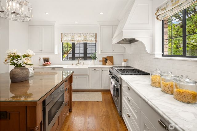 1105 Shenandoah Drive E, Seattle, WA 98112