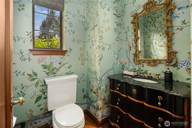 1105 Shenandoah Drive E, Seattle, WA 98112