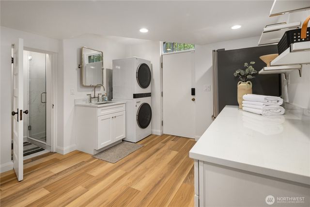 1105 Shenandoah Drive E, Seattle, WA 98112