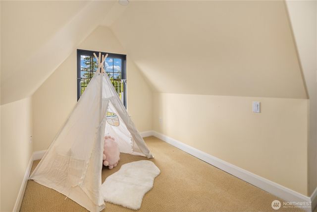 1105 Shenandoah Drive E, Seattle, WA 98112