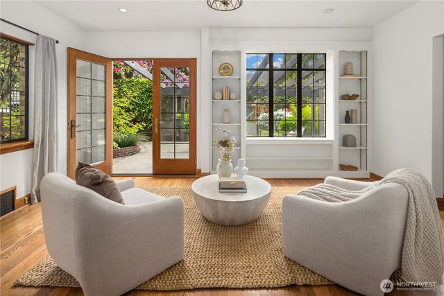 1105 Shenandoah Drive E, Seattle, WA 98112