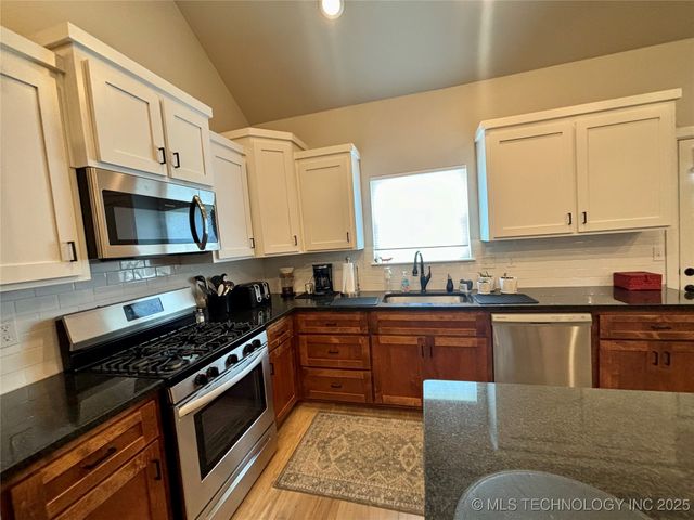 26048 E 731 Road, Wagoner, OK 74467