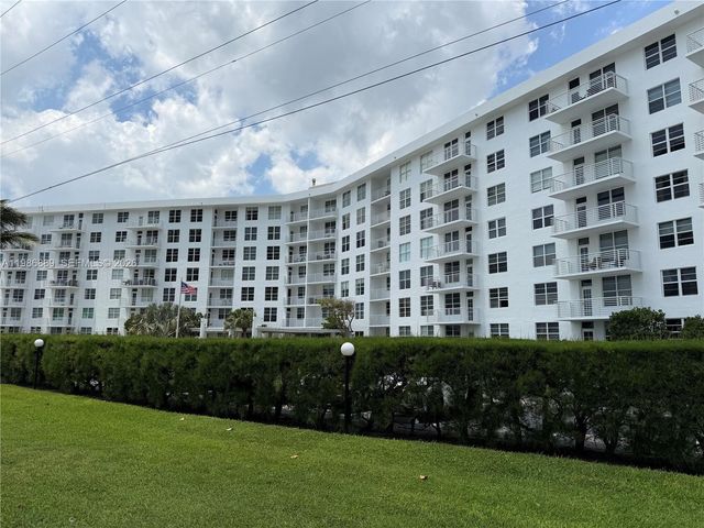 2851 S Ocean Boulevard 6 V, Boca Raton, FL 33432