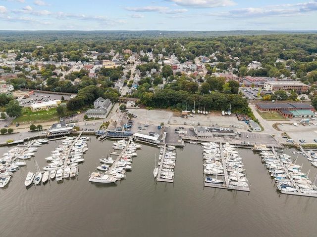 42 Marlborough Street, East Greenwich, RI 02818