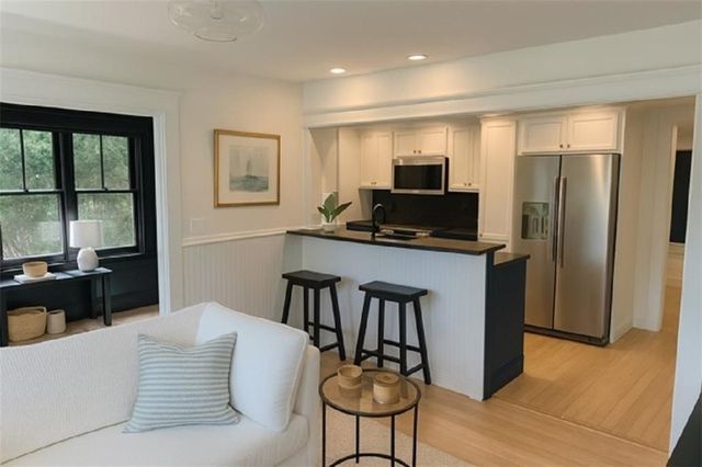 42 Marlborough Street, East Greenwich, RI 02818
