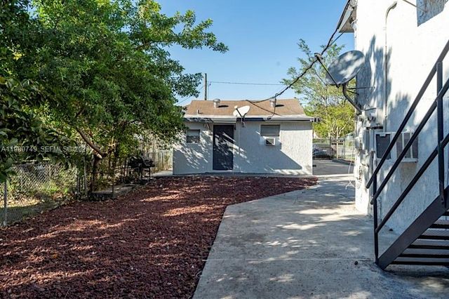 2378 NW 60th St, Miami, FL 33142