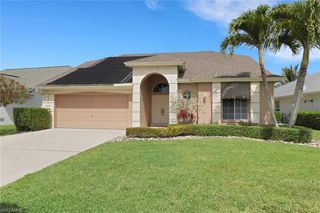 642 Lambton LN NE, Naples, FL 34104