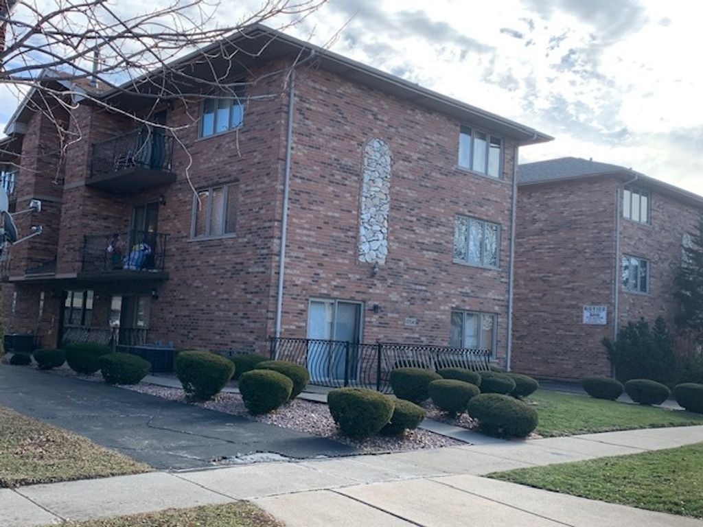 10541 Parkside Avenue 3E, Chicago Ridge, IL 60415