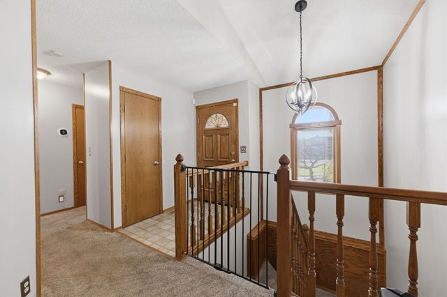 2133 N Parkdale St, Wichita, KS 67212