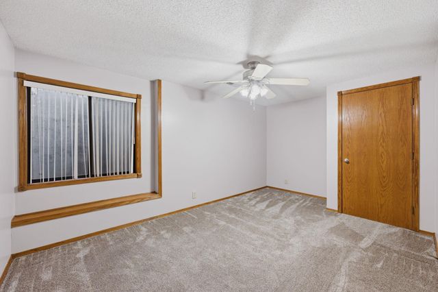 2133 N Parkdale St, Wichita, KS 67212