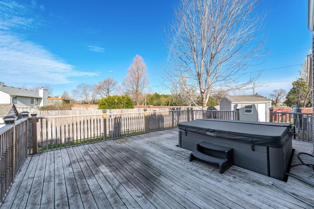 2133 N Parkdale St, Wichita, KS 67212