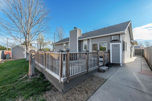 2133 N Parkdale St, Wichita, KS 67212