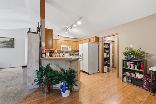 2133 N Parkdale St, Wichita, KS 67212