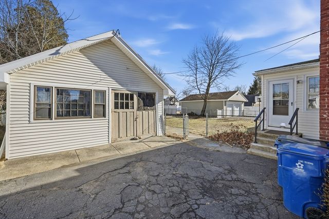 62 Talcott Ave, West Springfield, MA 01089