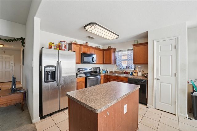 125 Dodge City Court, Newark, TX 76071