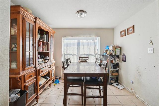 125 Dodge City Court, Newark, TX 76071