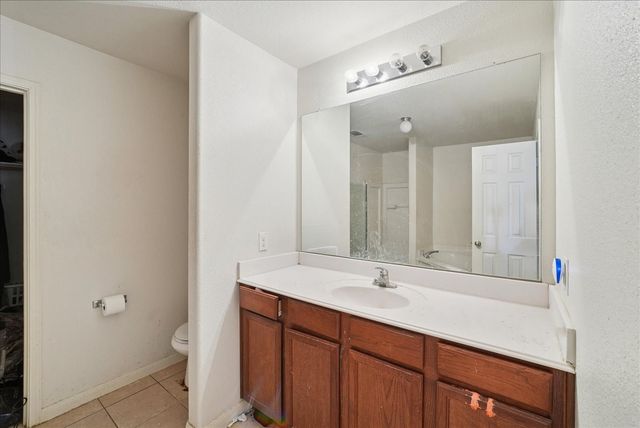 125 Dodge City Court, Newark, TX 76071