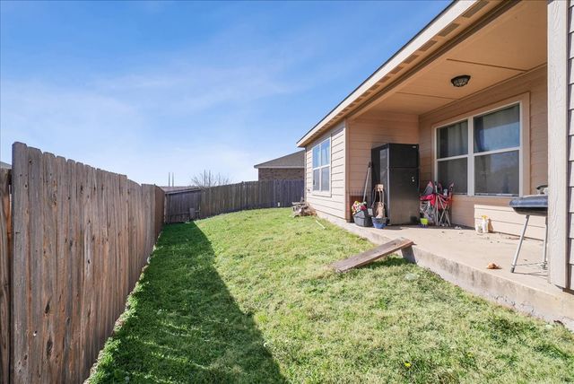 125 Dodge City Court, Newark, TX 76071